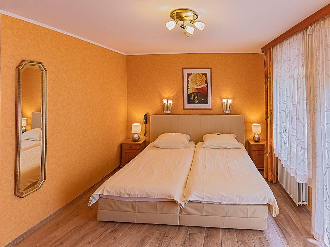 Hostellerie Val Fleuri Mersch Kültér fotó